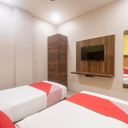 Hotel Blue Executive Near Chhatrapati Shivaji International Airport Mumbai Exterior photo