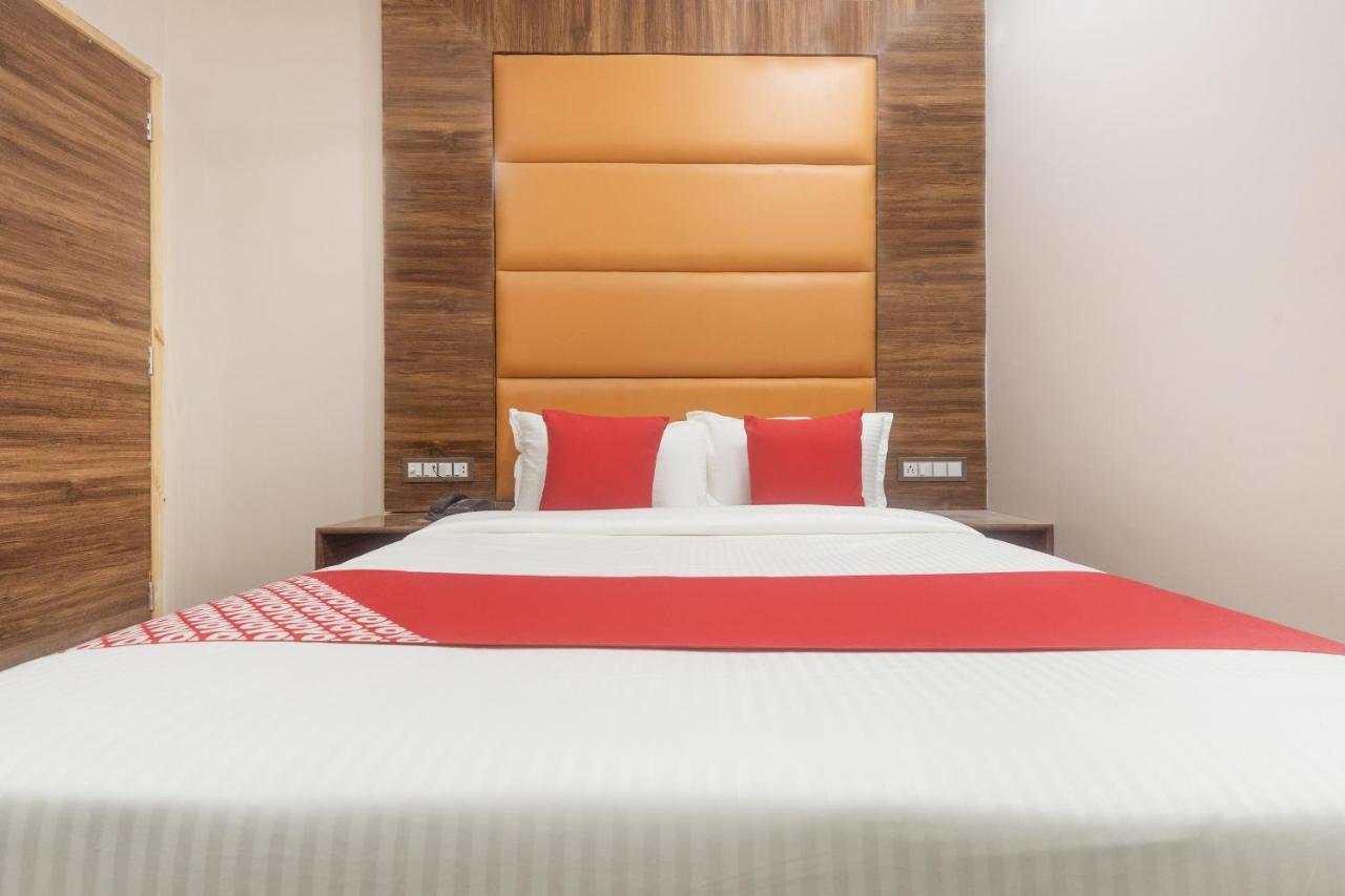 Hotel Blue Executive Near Chhatrapati Shivaji International Airport Mumbai Exterior photo