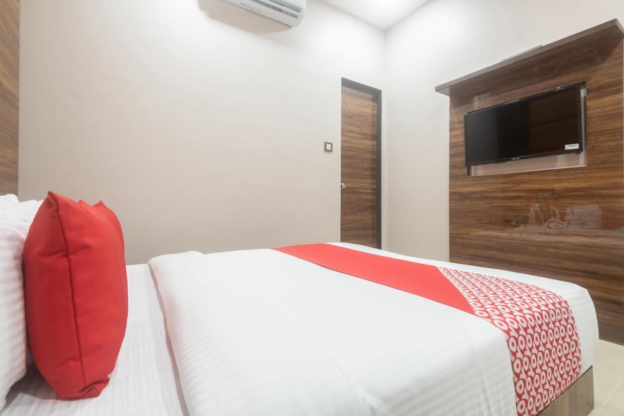 Hotel Blue Executive Near Chhatrapati Shivaji International Airport Mumbai Exterior photo