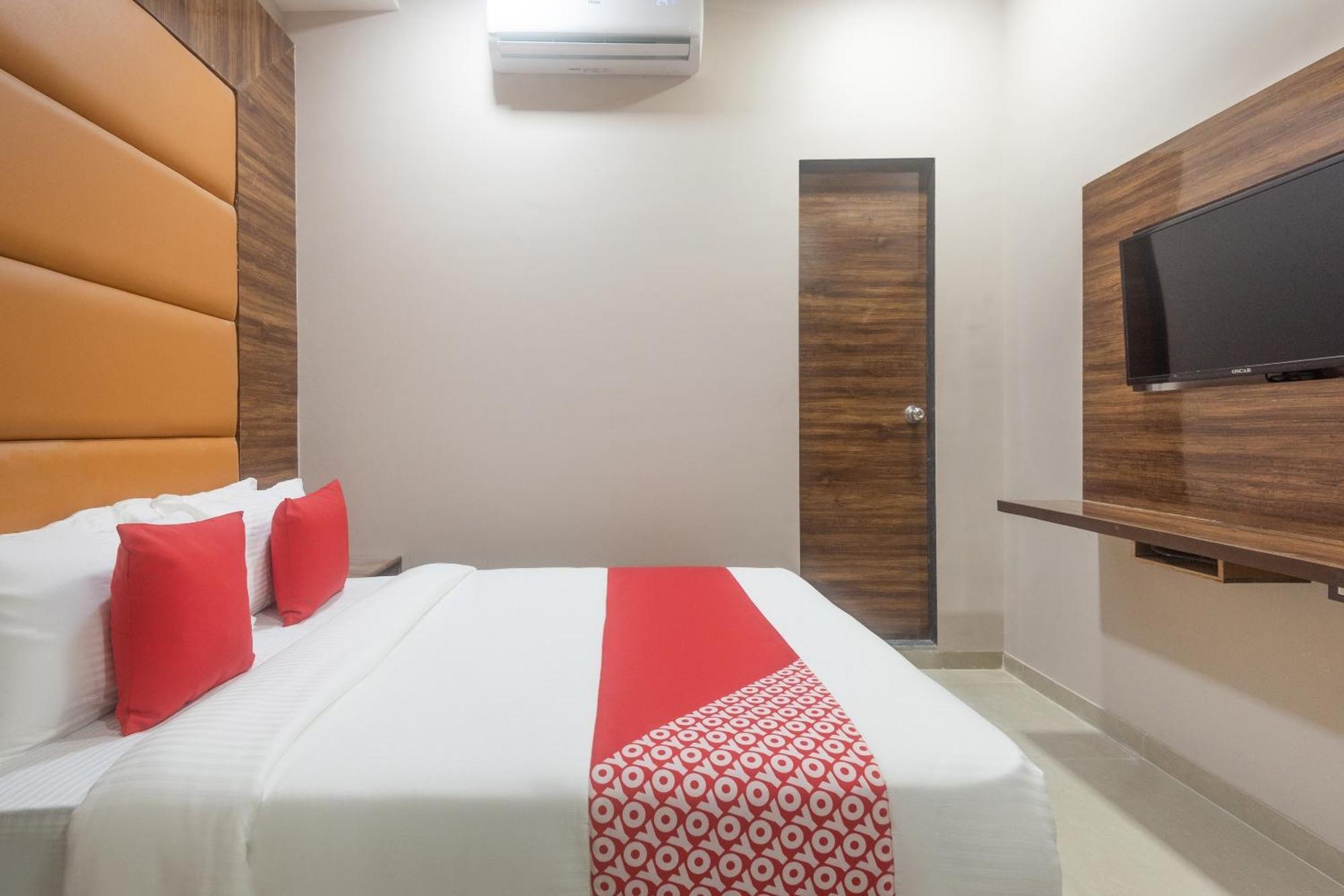 Hotel Blue Executive Near Chhatrapati Shivaji International Airport Mumbai Exterior photo