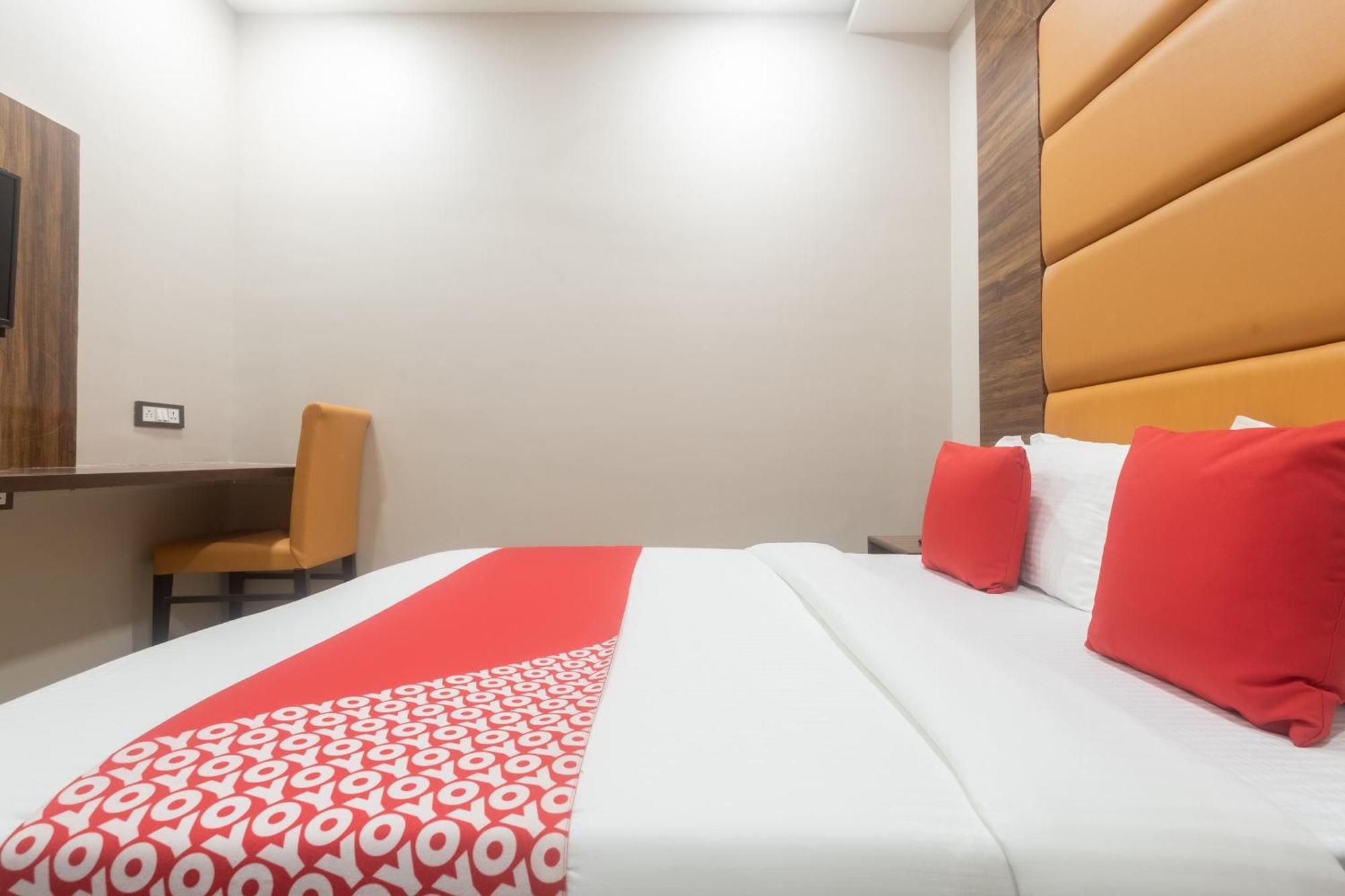 Hotel Blue Executive Near Chhatrapati Shivaji International Airport Mumbai Exterior photo