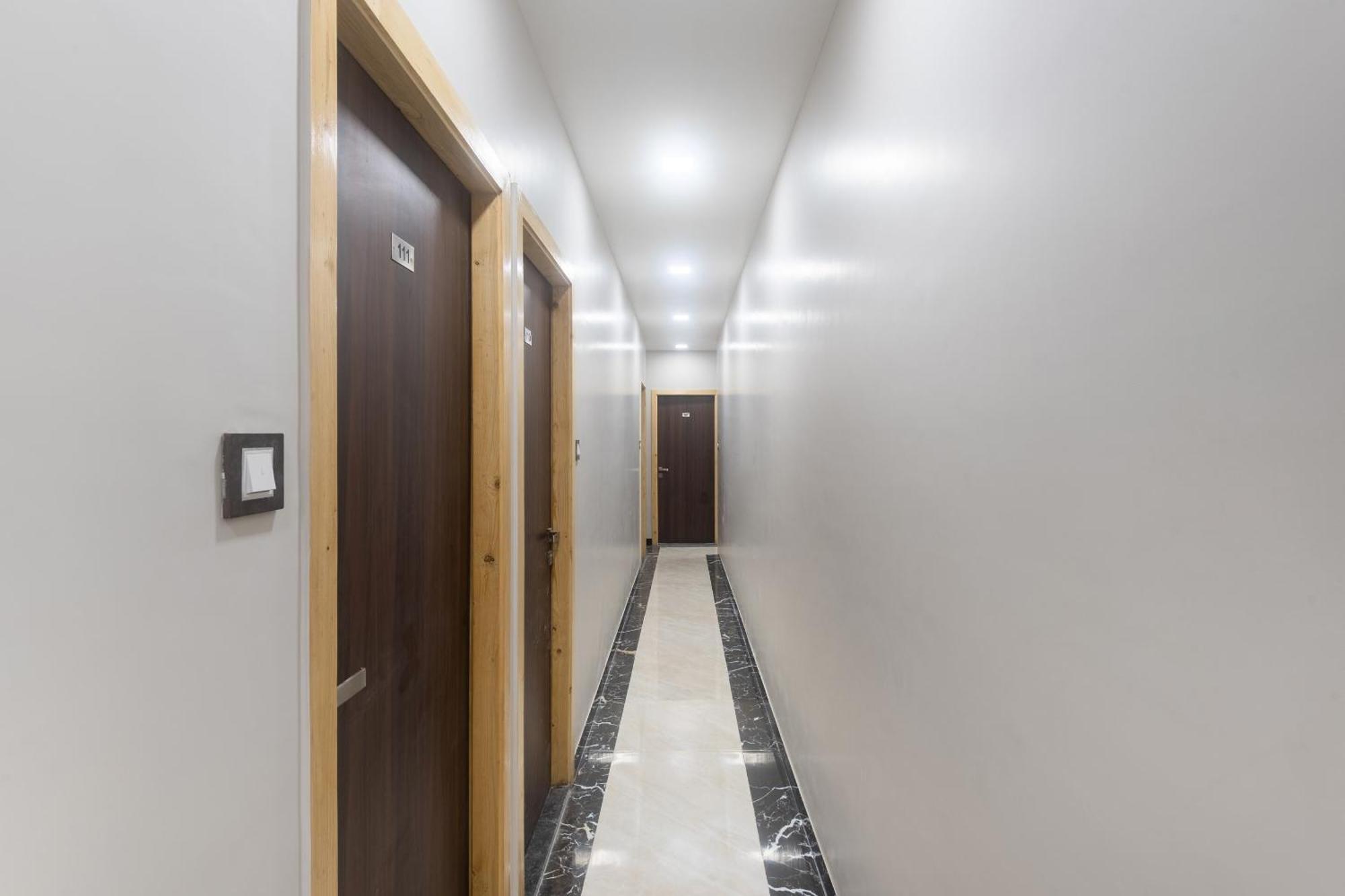 Hotel Blue Executive Near Chhatrapati Shivaji International Airport Mumbai Exterior photo